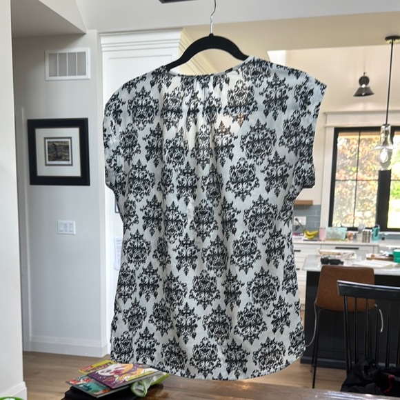 Daniel Rainn Black and White Damask Blouse - flaw - Picture 3 of 4